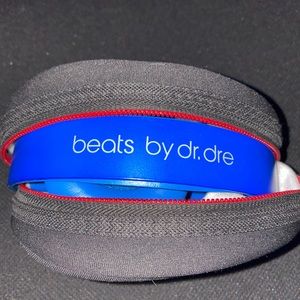 Solo HD blue Beats by Dr. Dre